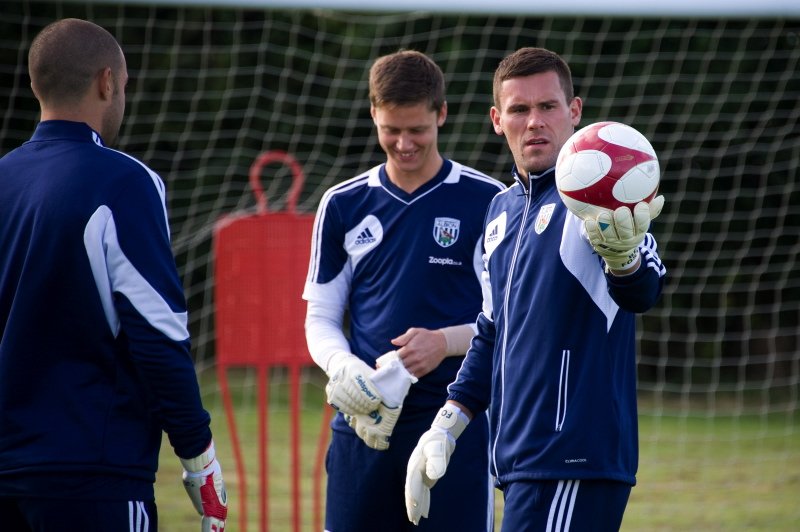 Ben Foster from WBA training width our Pro Trainer Football
